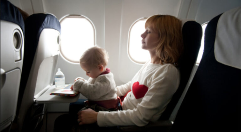 Bebekli Aileye Uçakta Büyük Kolaylık